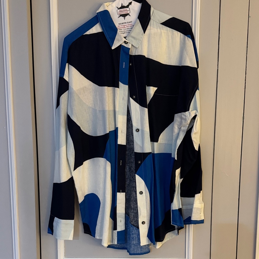 CALIA -Abstract Patterned Button-Up Shirt